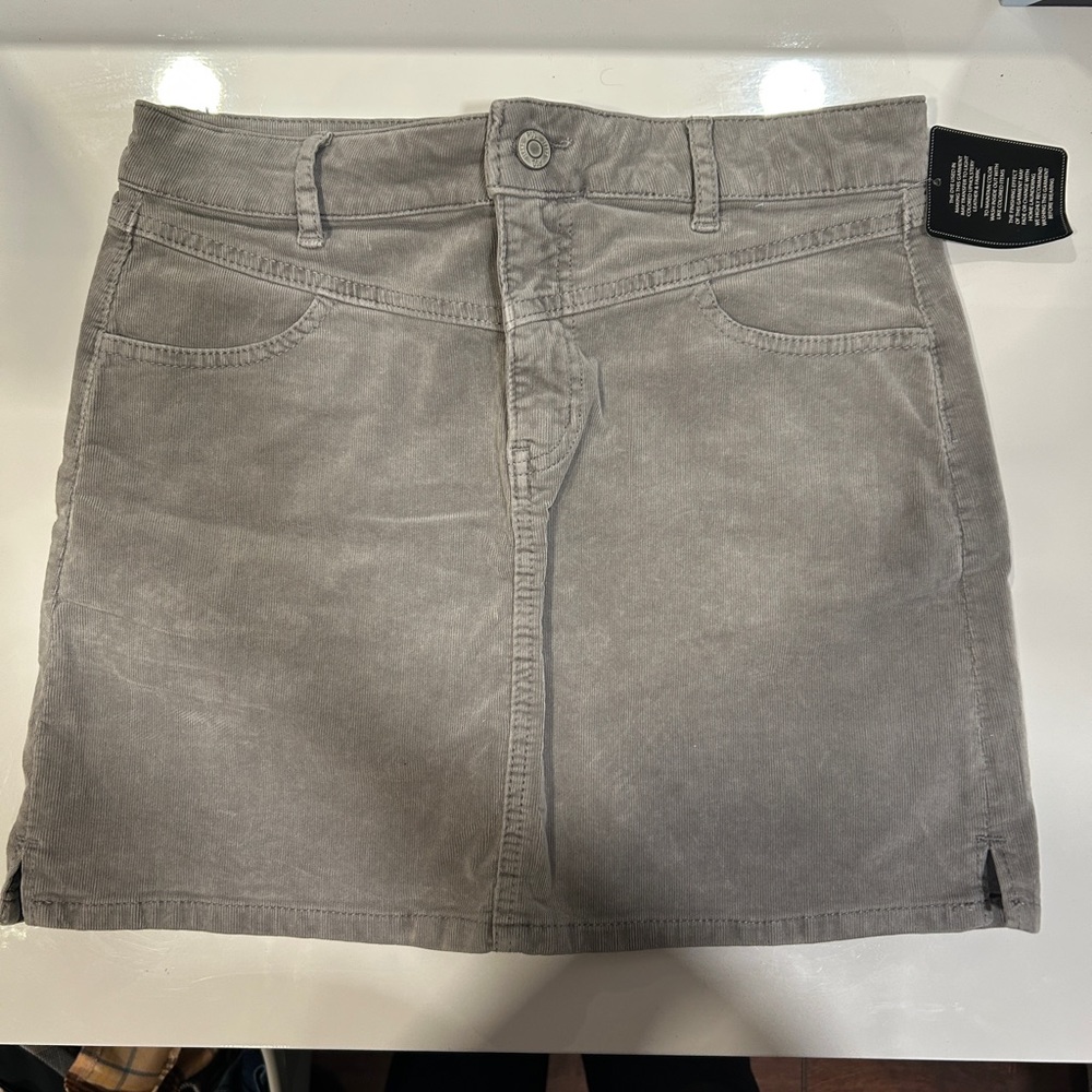 GRAY RSQ SKIRT W TAGS